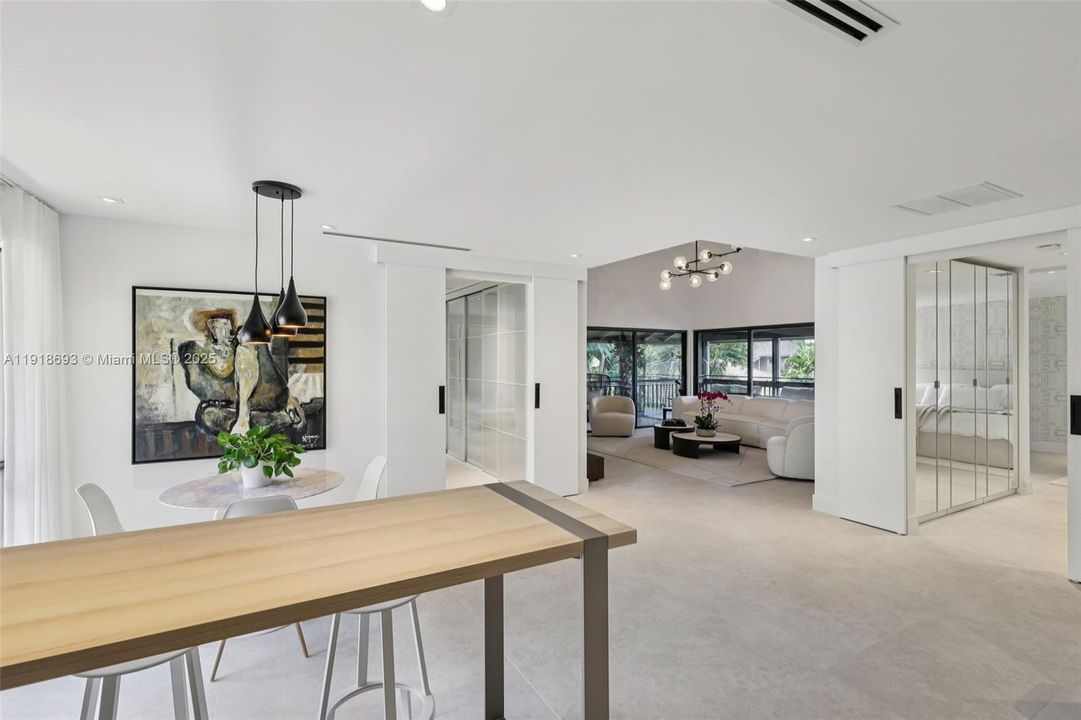 En Venta: $645,000 (2 camas, 2 baños, 1271 Pies cuadrados)