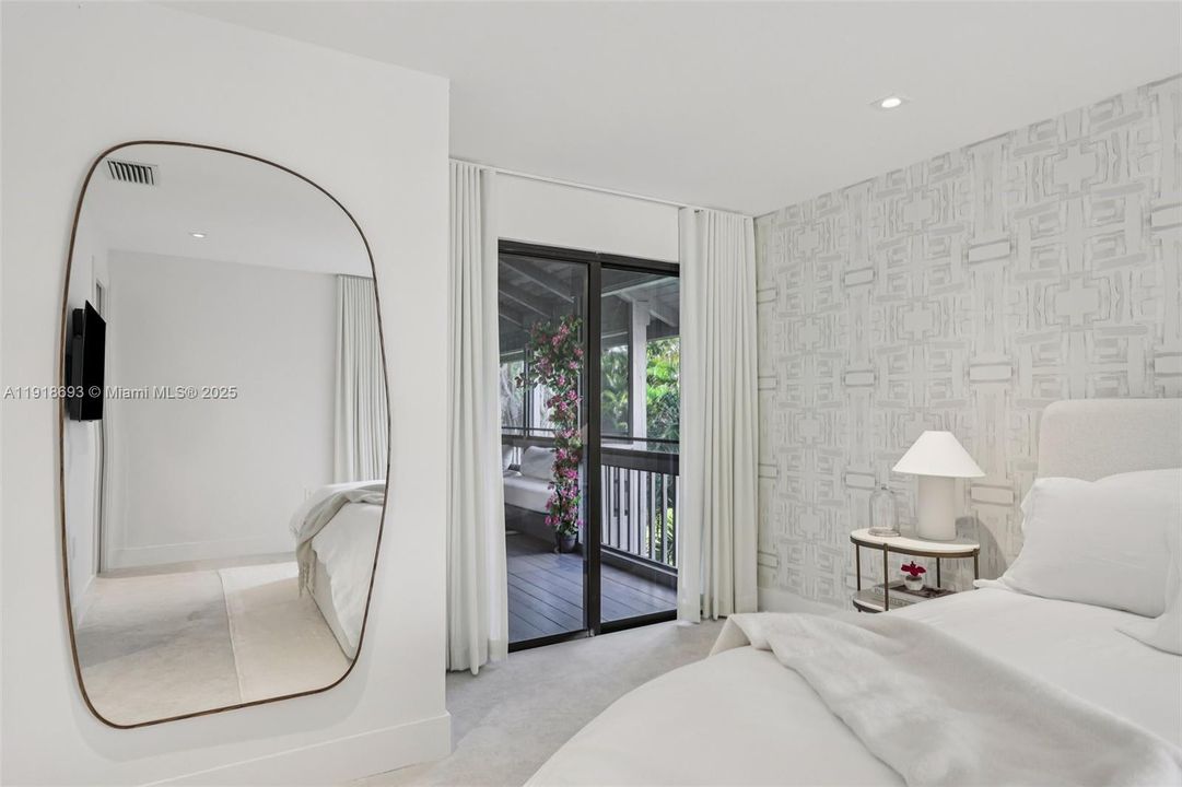 En Venta: $645,000 (2 camas, 2 baños, 1271 Pies cuadrados)