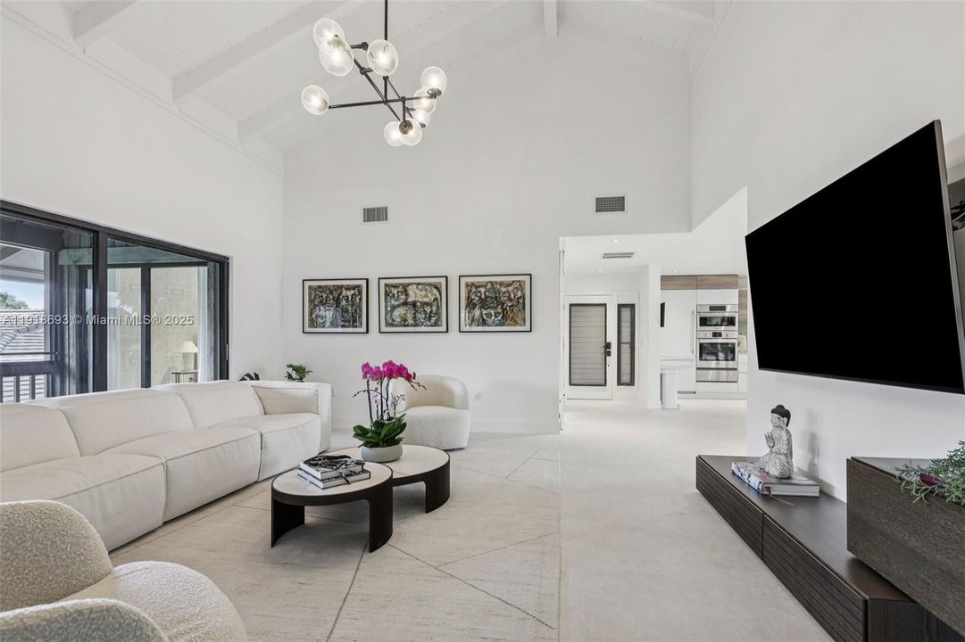 En Venta: $645,000 (2 camas, 2 baños, 1271 Pies cuadrados)