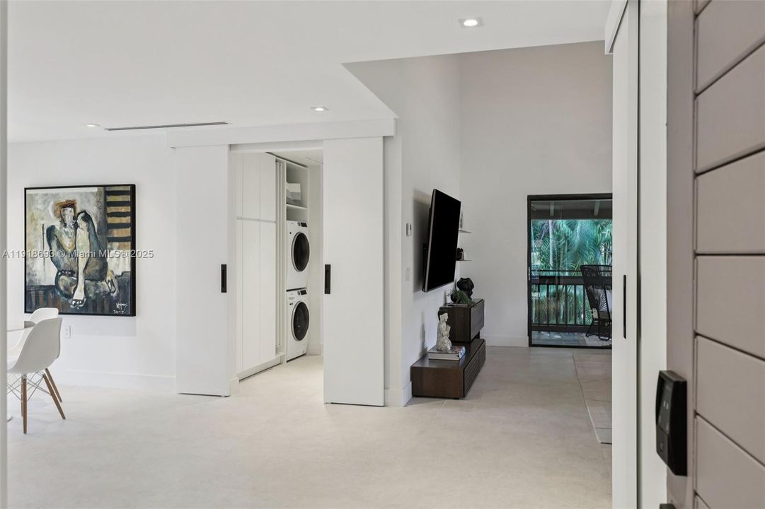 En Venta: $645,000 (2 camas, 2 baños, 1271 Pies cuadrados)