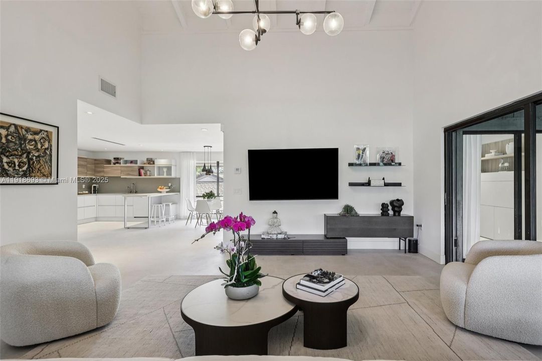 En Venta: $645,000 (2 camas, 2 baños, 1271 Pies cuadrados)