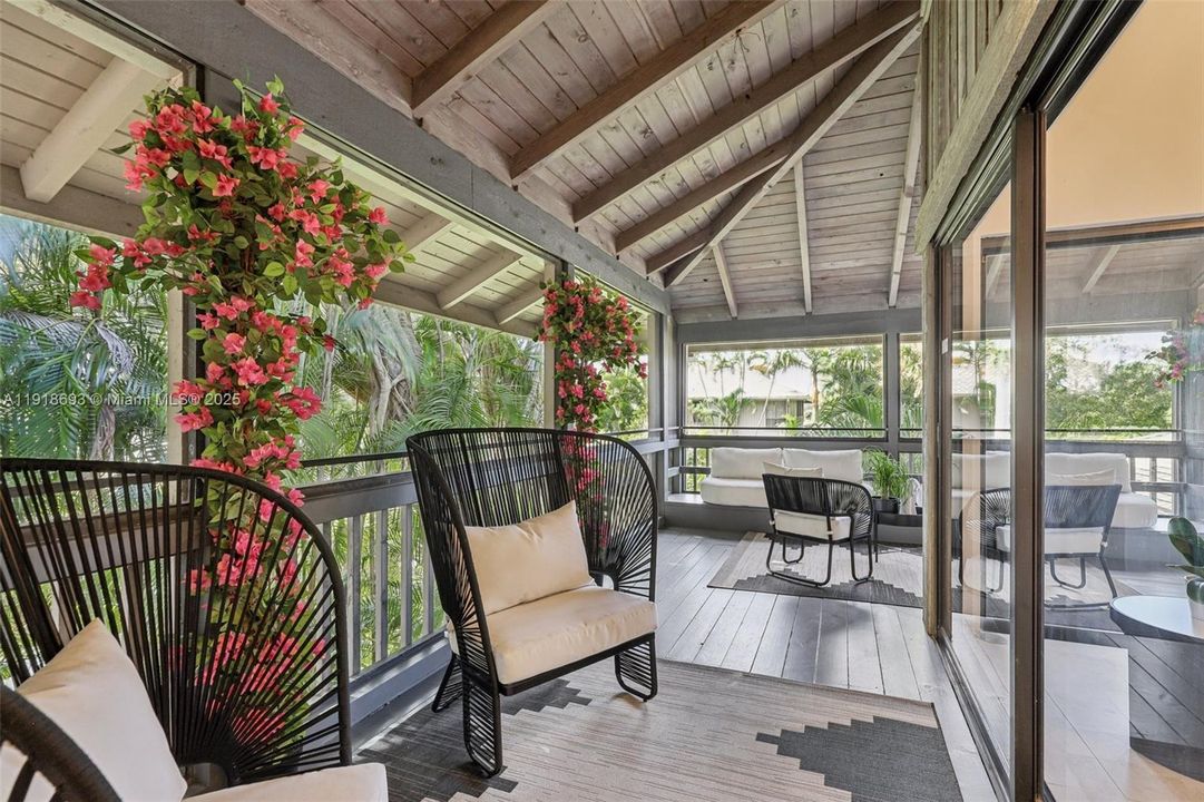 En Venta: $645,000 (2 camas, 2 baños, 1271 Pies cuadrados)