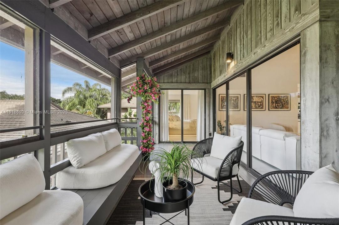 En Venta: $645,000 (2 camas, 2 baños, 1271 Pies cuadrados)