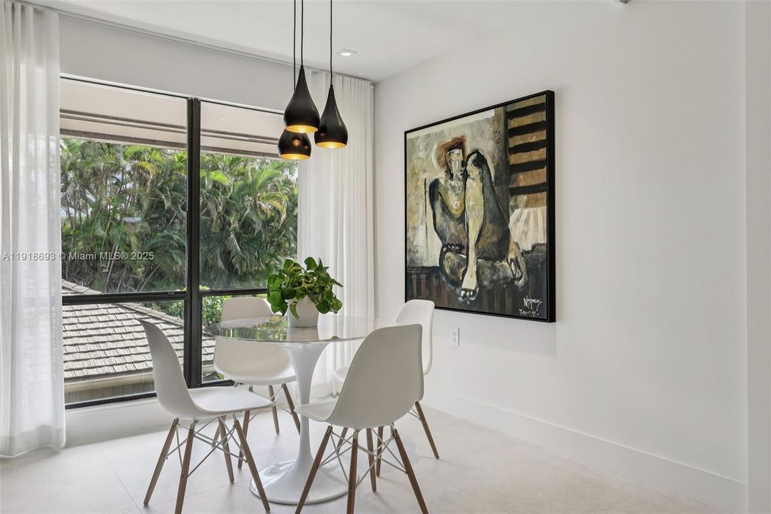 En Venta: $645,000 (2 camas, 2 baños, 1271 Pies cuadrados)