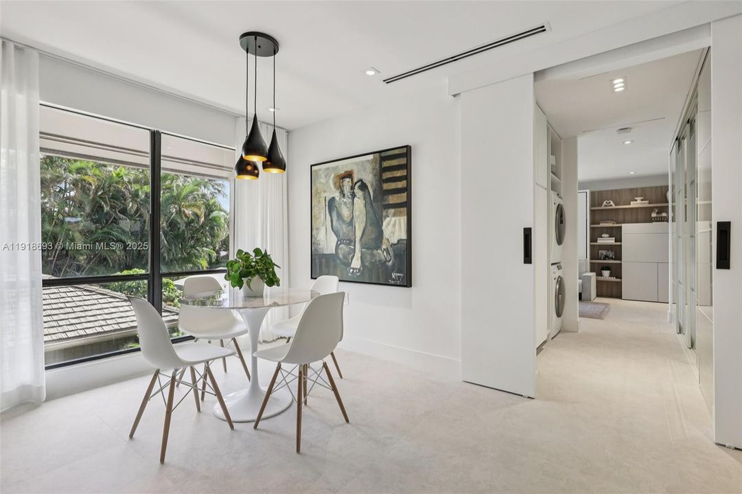 En Venta: $645,000 (2 camas, 2 baños, 1271 Pies cuadrados)