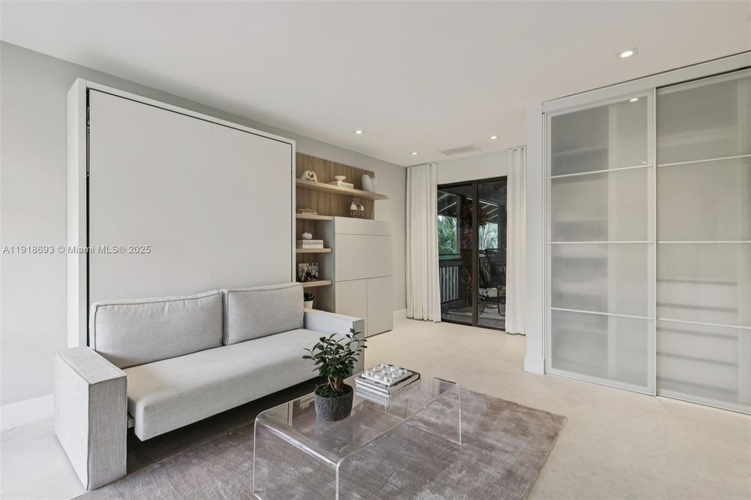 En Venta: $645,000 (2 camas, 2 baños, 1271 Pies cuadrados)