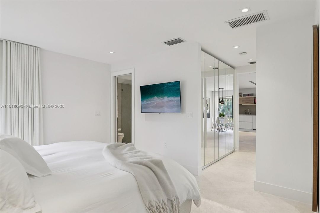 En Venta: $645,000 (2 camas, 2 baños, 1271 Pies cuadrados)