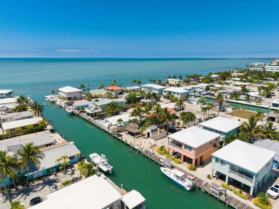 For Sale: $1,399,900 (3 beds, 2 baths, 1152 Square Feet)