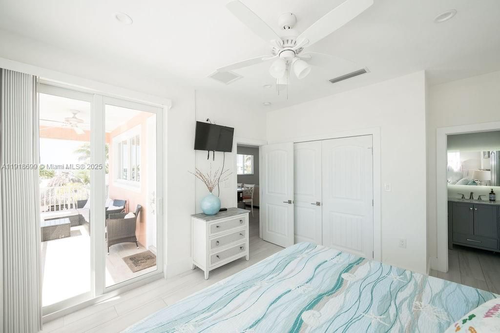 For Sale: $1,399,900 (3 beds, 2 baths, 1152 Square Feet)