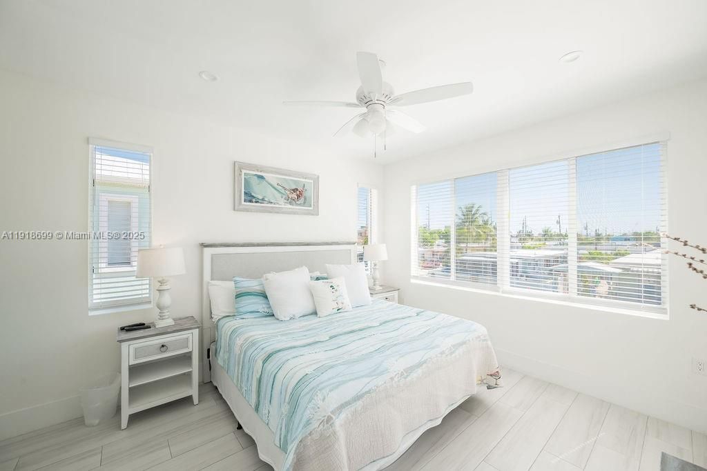 For Sale: $1,399,900 (3 beds, 2 baths, 1152 Square Feet)