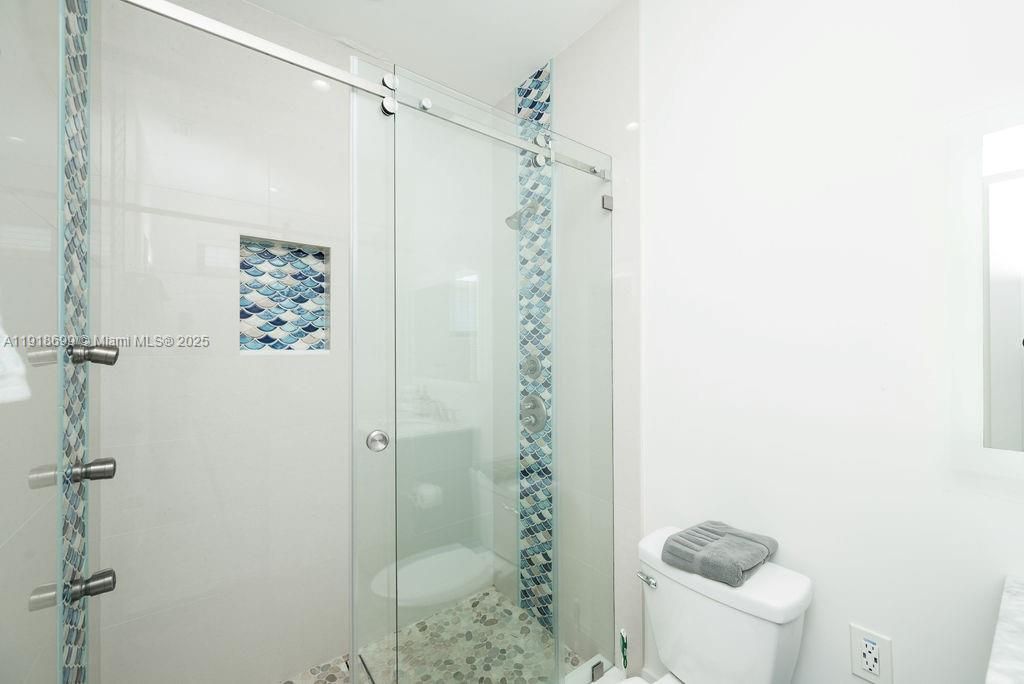 For Sale: $1,399,900 (3 beds, 2 baths, 1152 Square Feet)