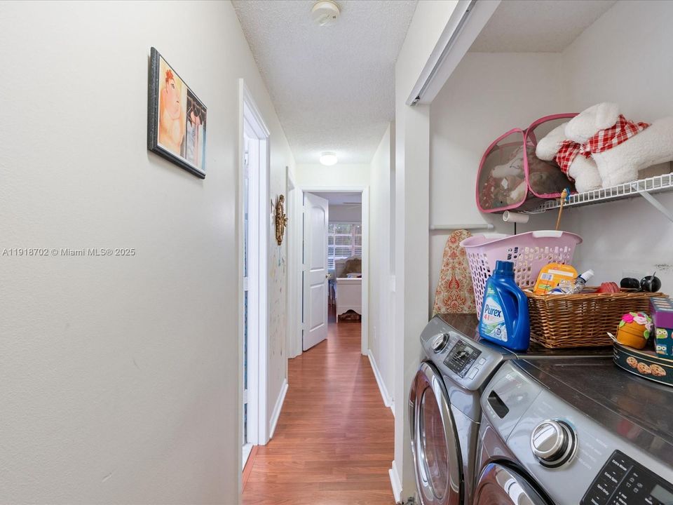 For Sale: $450,000 (3 beds, 2 baths, 1573 Square Feet)