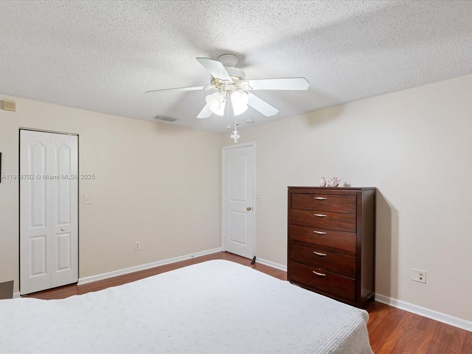 For Sale: $450,000 (3 beds, 2 baths, 1573 Square Feet)