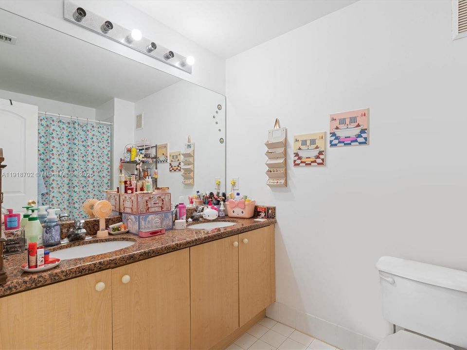 For Sale: $450,000 (3 beds, 2 baths, 1573 Square Feet)