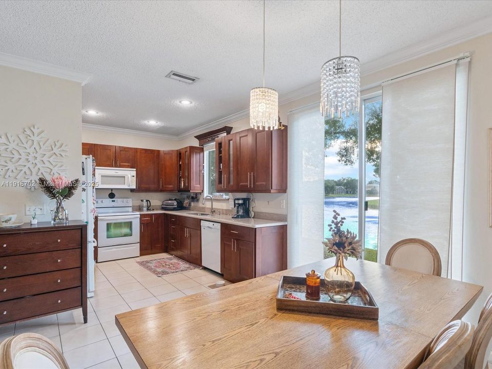 For Sale: $450,000 (3 beds, 2 baths, 1573 Square Feet)