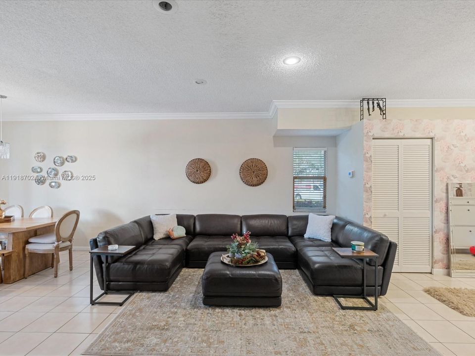 For Sale: $450,000 (3 beds, 2 baths, 1573 Square Feet)