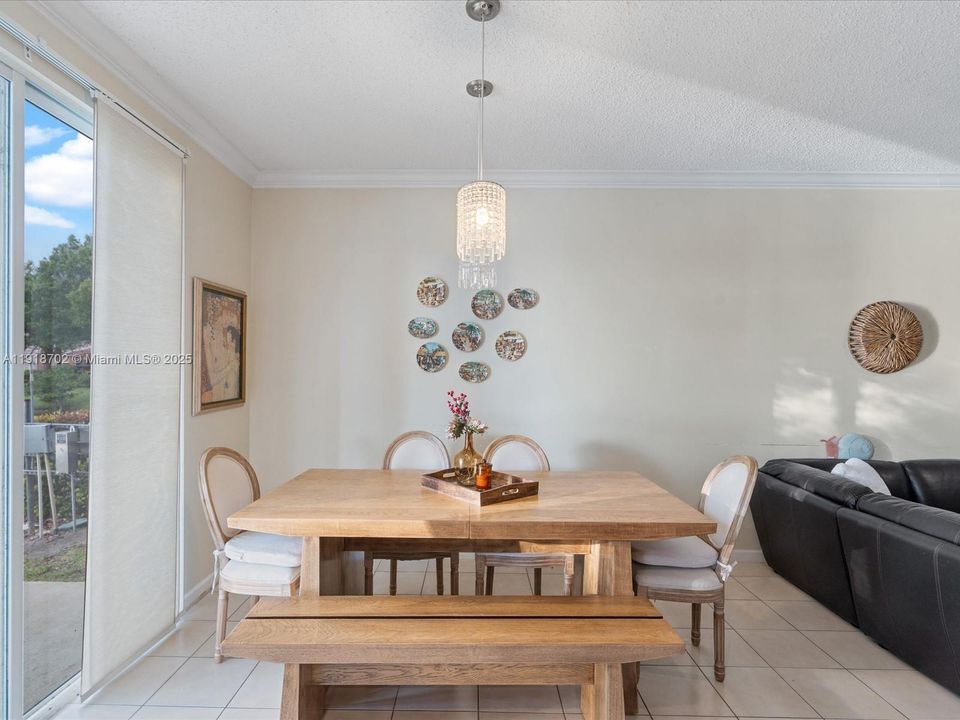 For Sale: $450,000 (3 beds, 2 baths, 1573 Square Feet)