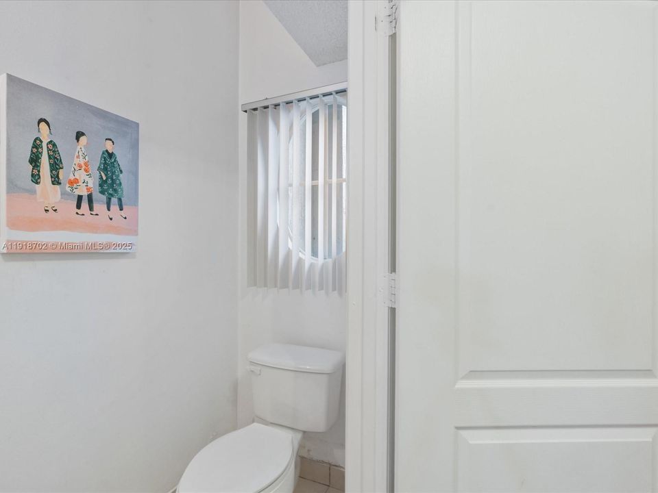 For Sale: $450,000 (3 beds, 2 baths, 1573 Square Feet)