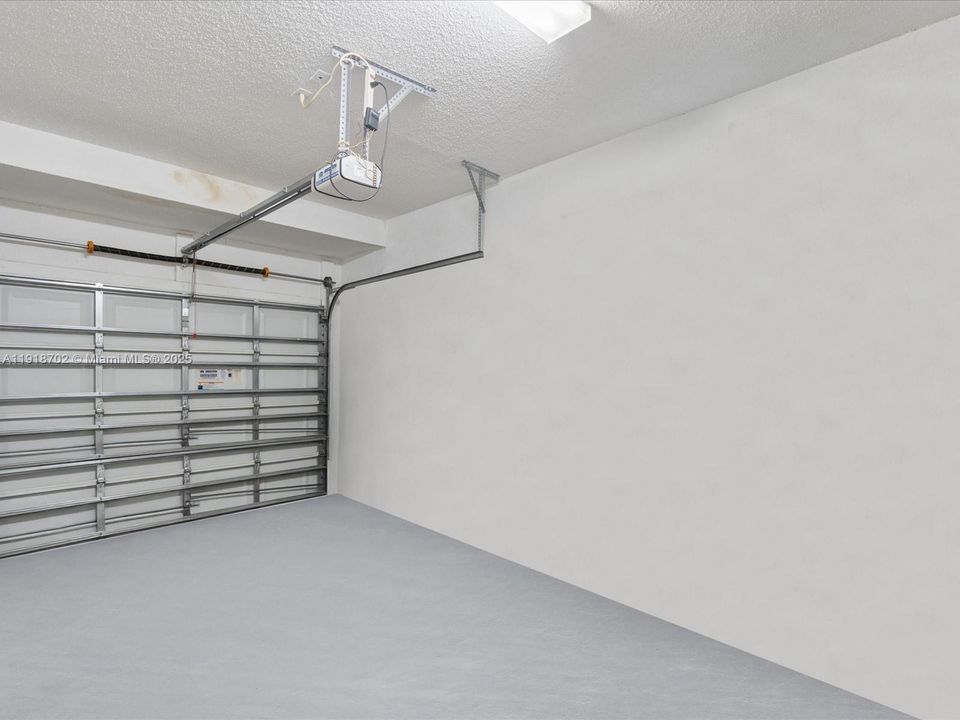 For Sale: $450,000 (3 beds, 2 baths, 1573 Square Feet)