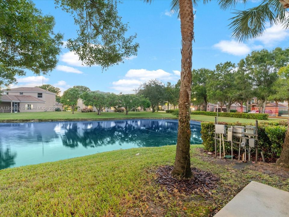 For Sale: $450,000 (3 beds, 2 baths, 1573 Square Feet)