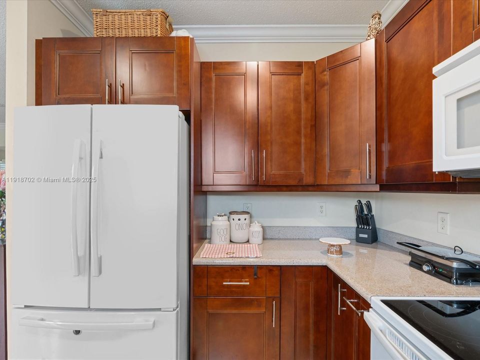 For Sale: $450,000 (3 beds, 2 baths, 1573 Square Feet)