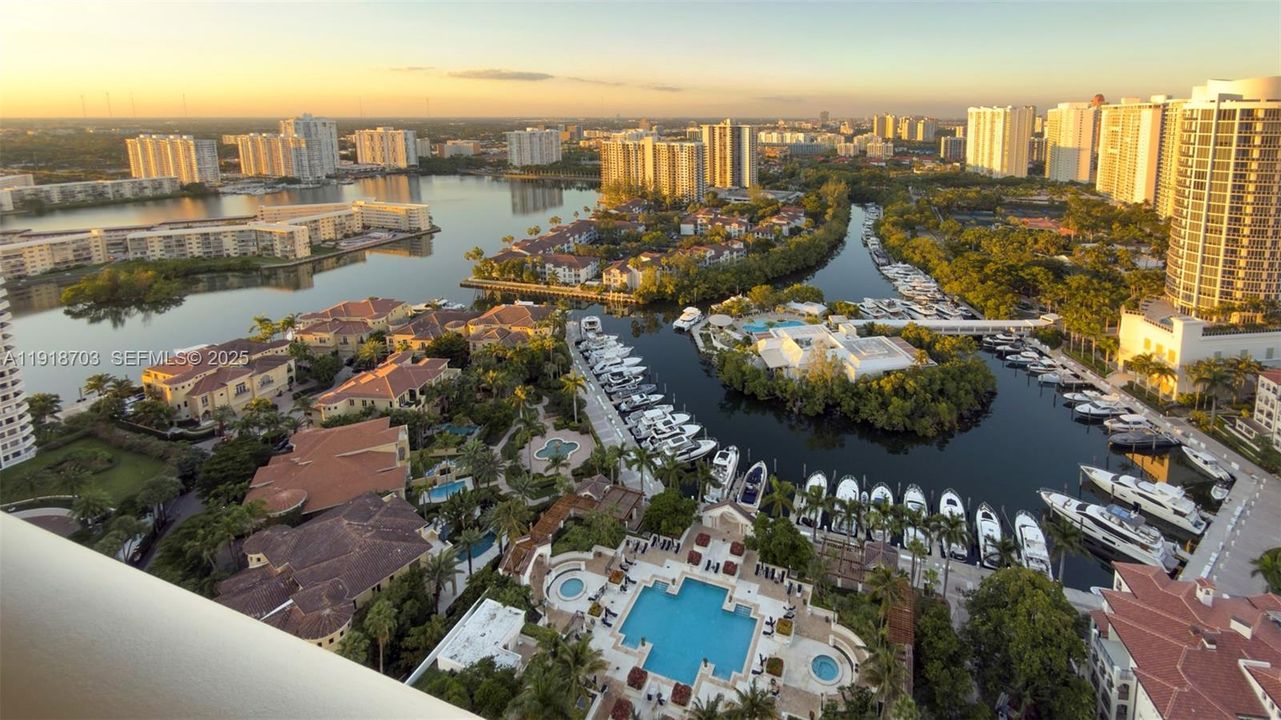 For Sale: $1,490,000 (3 beds, 3 baths, 2560 Square Feet)