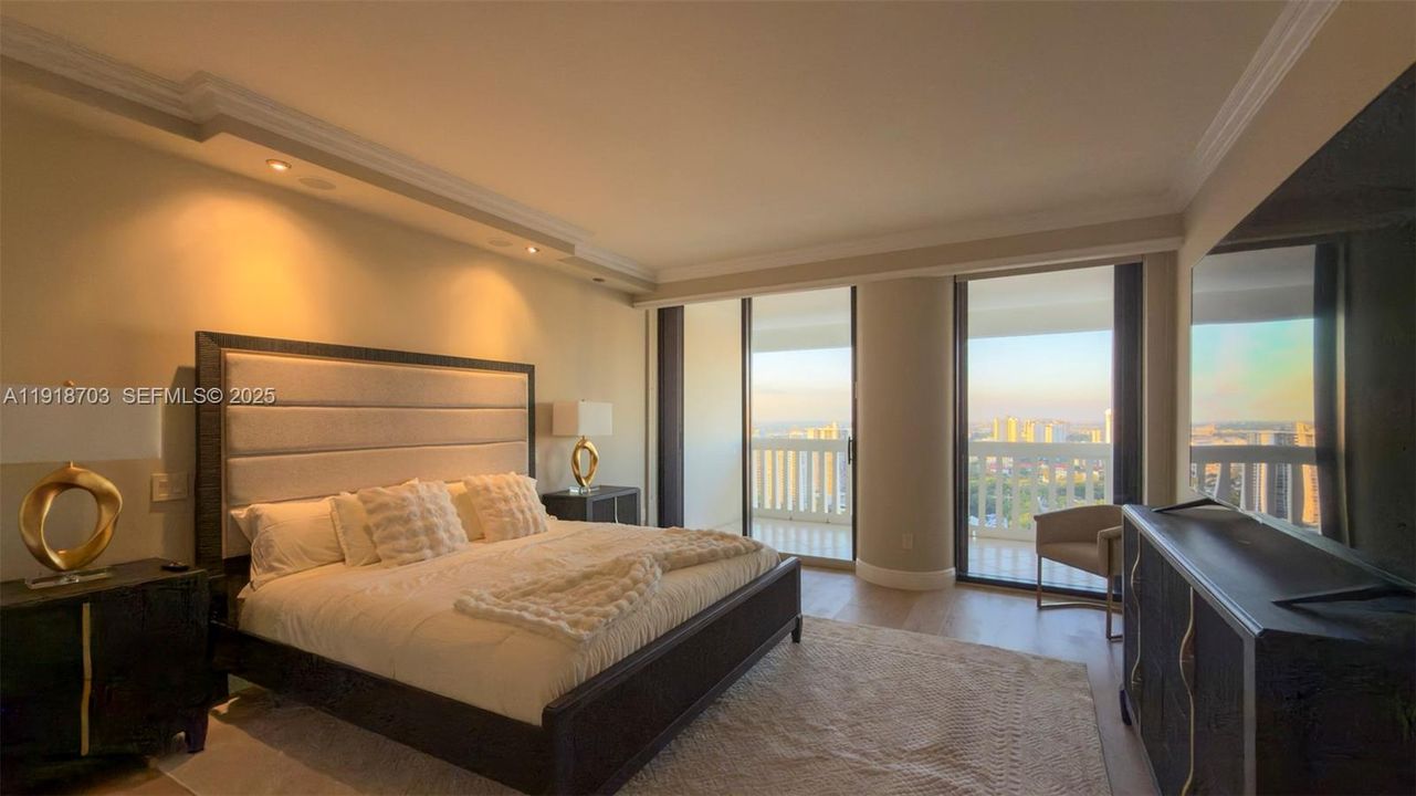 For Sale: $1,490,000 (3 beds, 3 baths, 2560 Square Feet)