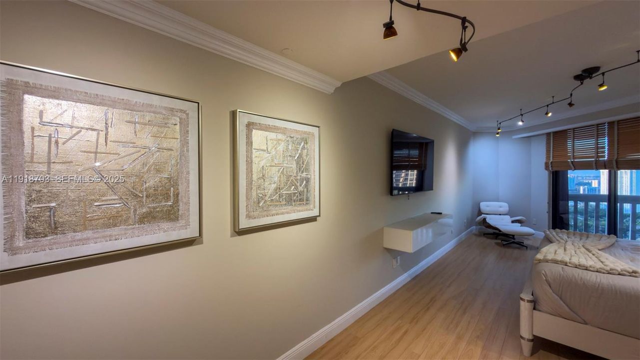 For Sale: $1,490,000 (3 beds, 3 baths, 2560 Square Feet)