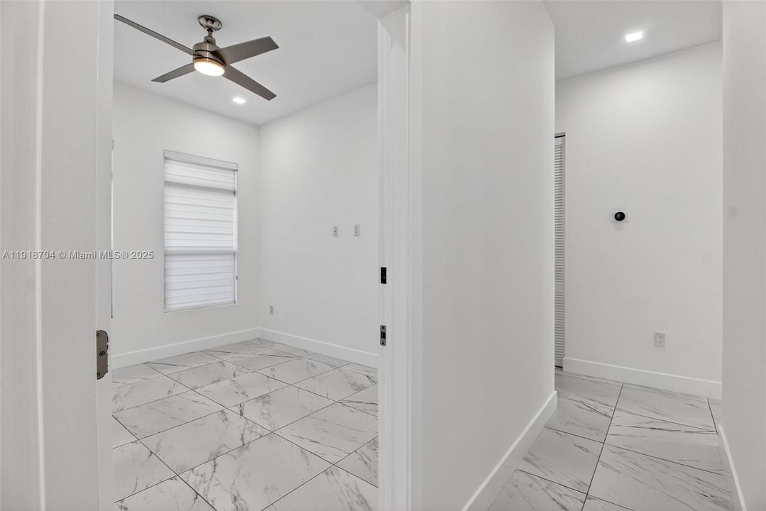 En Venta: $1,100,000 (4 camas, 3 baños, 2511 Pies cuadrados)