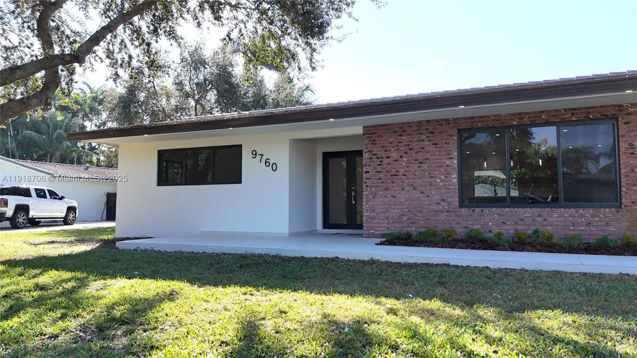 待售: $1,400,000 (3 贝兹, 2 浴室, 1901 平方英尺)