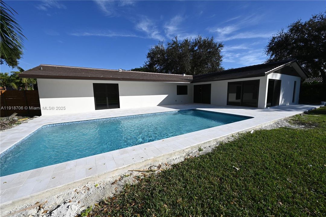 待售: $1,400,000 (3 贝兹, 2 浴室, 1901 平方英尺)