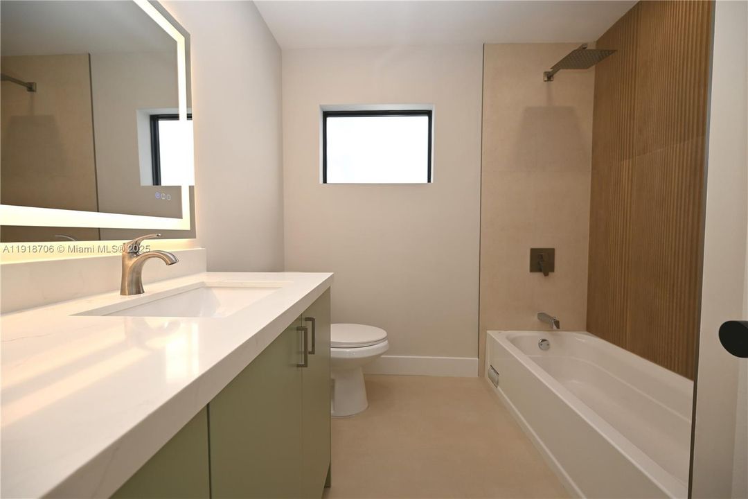 待售: $1,400,000 (3 贝兹, 2 浴室, 1901 平方英尺)