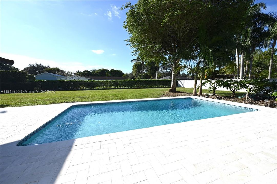 待售: $1,400,000 (3 贝兹, 2 浴室, 1901 平方英尺)