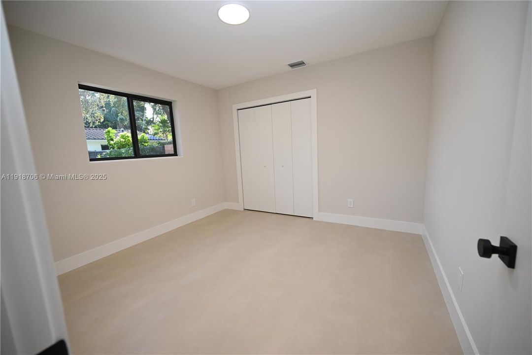 待售: $1,400,000 (3 贝兹, 2 浴室, 1901 平方英尺)