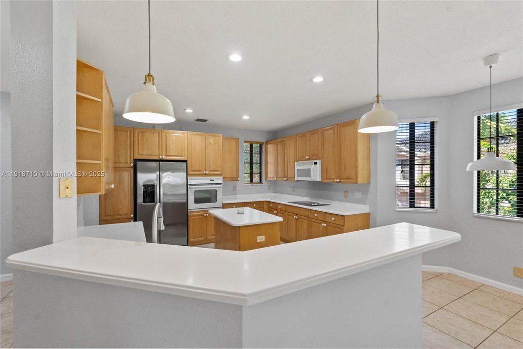 For Rent: $4,800 (3 beds, 2 baths, 2290 Square Feet)