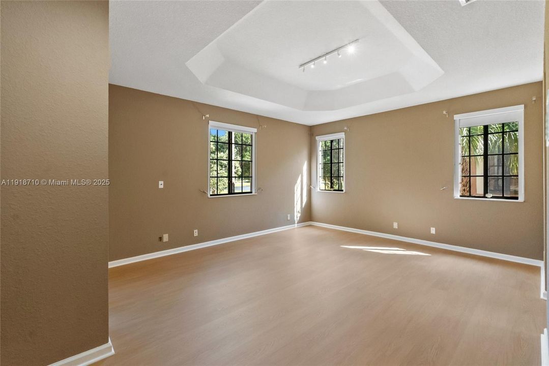 For Rent: $4,800 (3 beds, 2 baths, 2290 Square Feet)