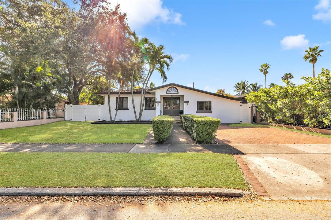 Active With Contract: $5,400 (4 beds, 3 baths, 2162 Square Feet)