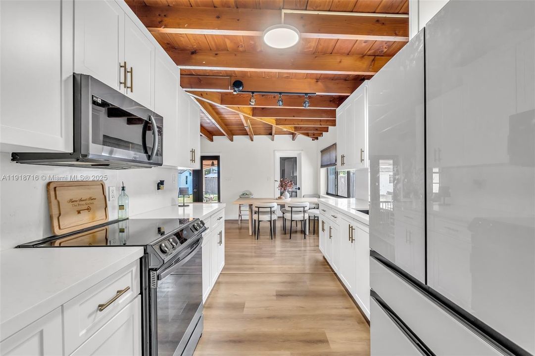 Active With Contract: $5,400 (4 beds, 3 baths, 2162 Square Feet)