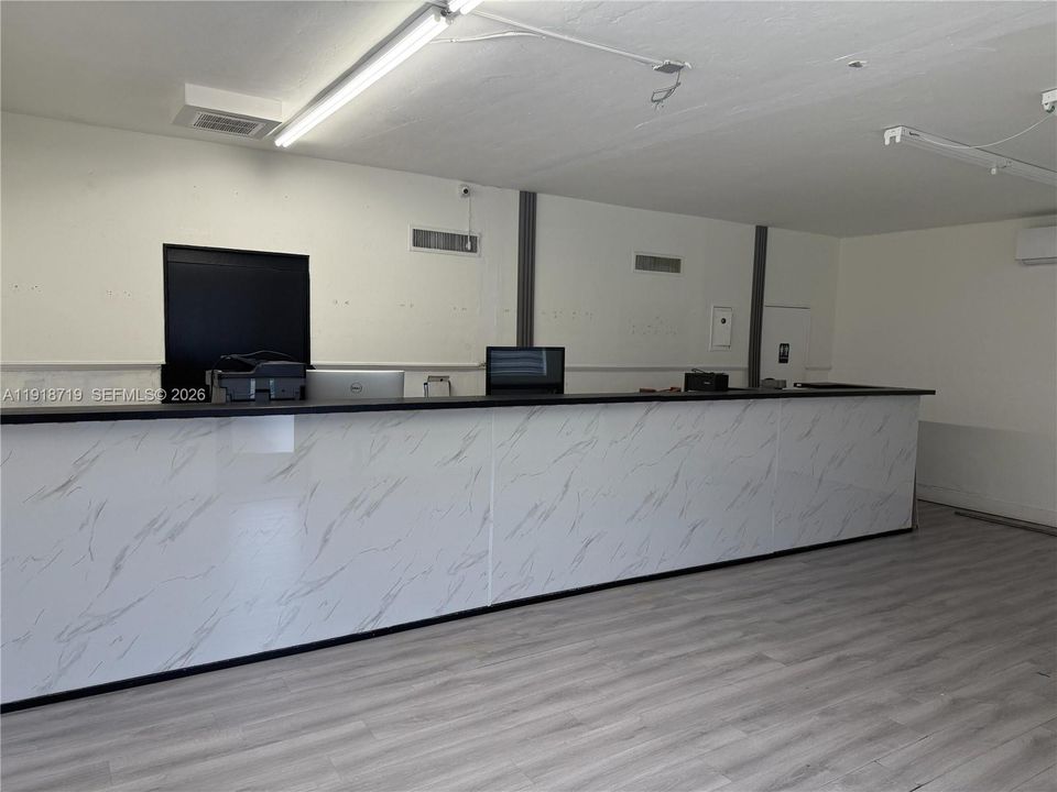 出租: $6,000 (0 贝兹, 0 浴室, 0 平方英尺)