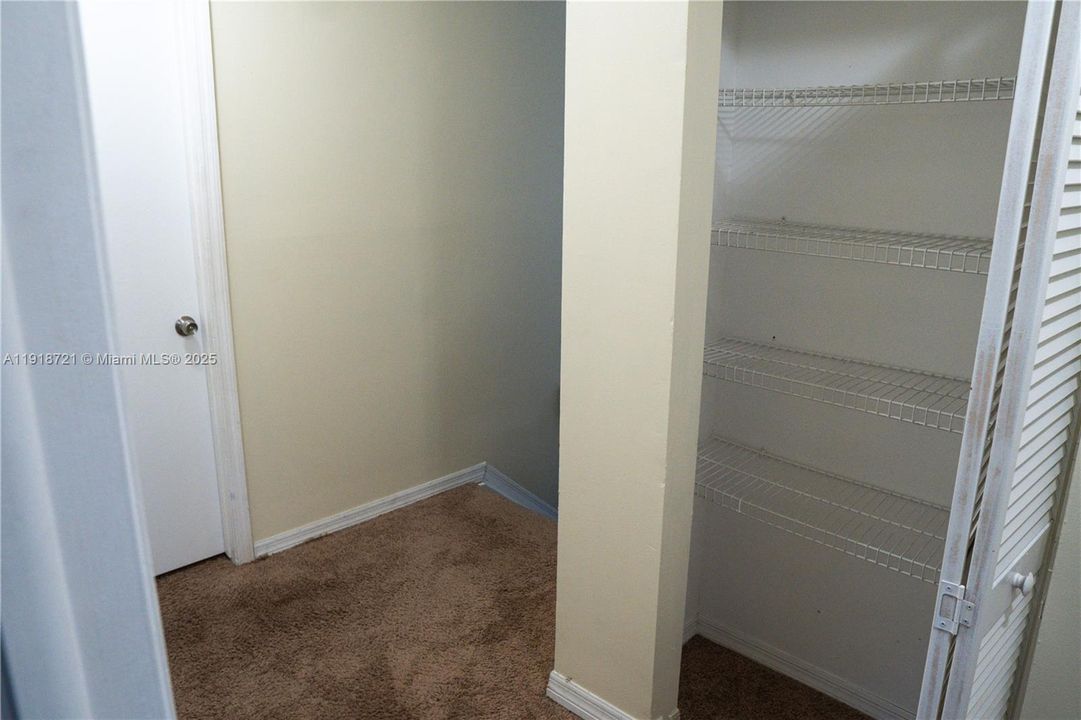 出租: $3,500 (4 贝兹, 2 浴室, 1848 平方英尺)