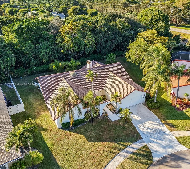 For Sale: $589,000 (3 beds, 2 baths, 2584 Square Feet)