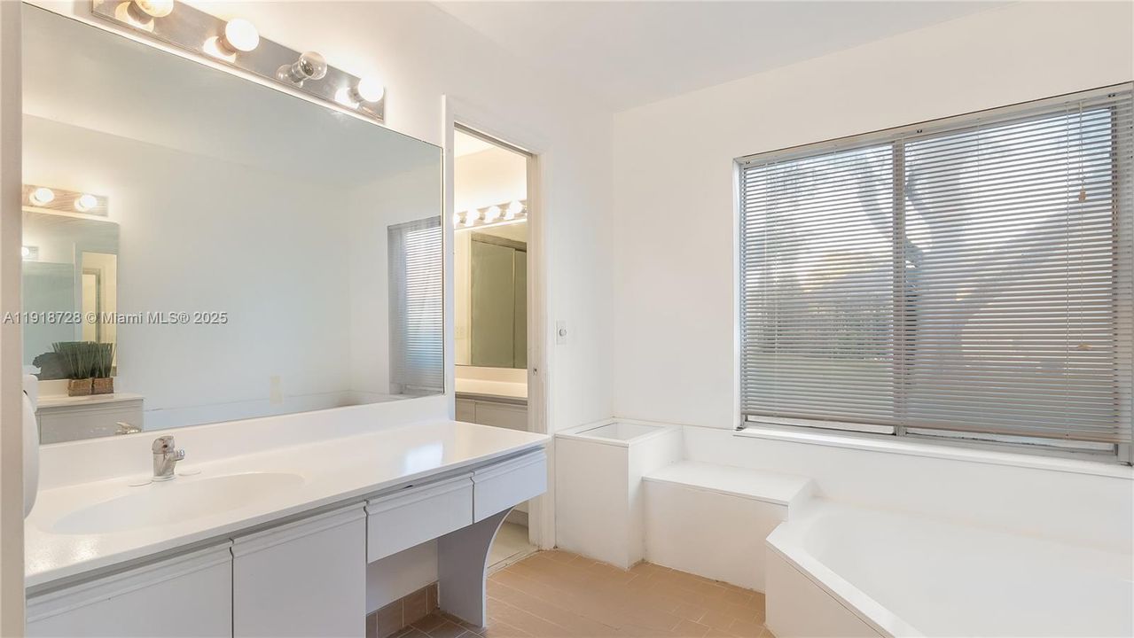 For Sale: $589,000 (3 beds, 2 baths, 2584 Square Feet)