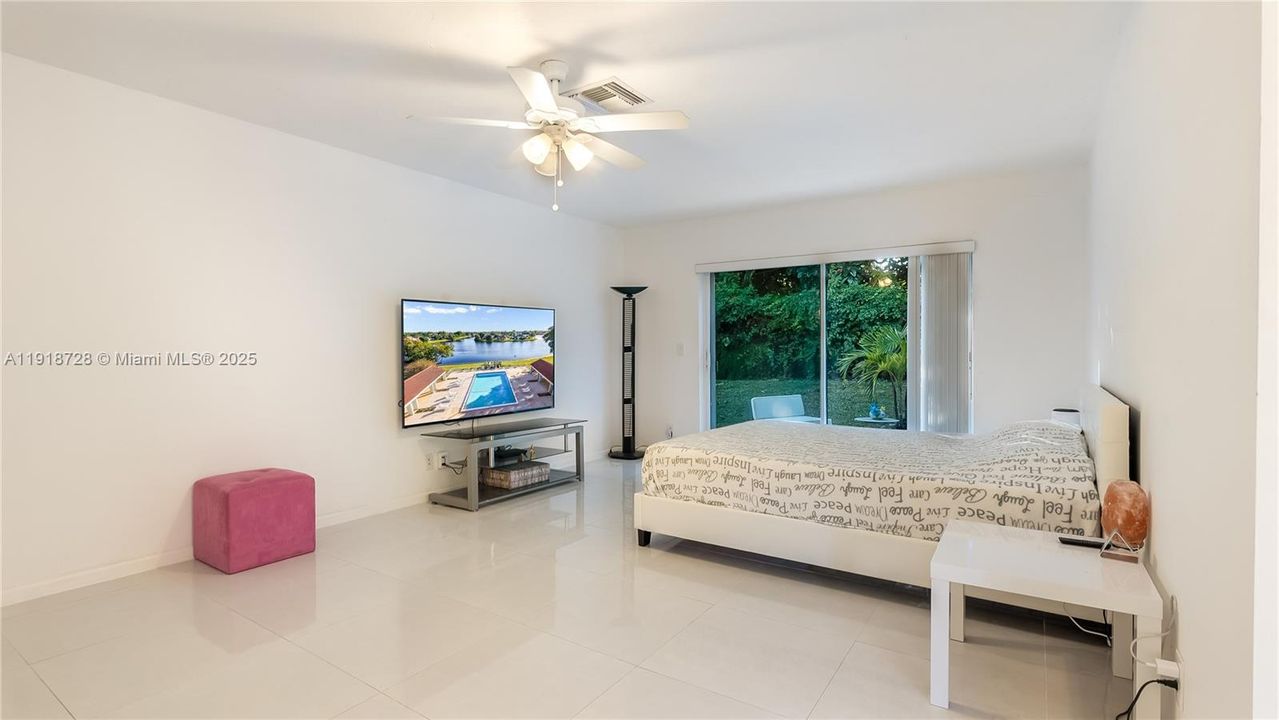 For Sale: $589,000 (3 beds, 2 baths, 2584 Square Feet)