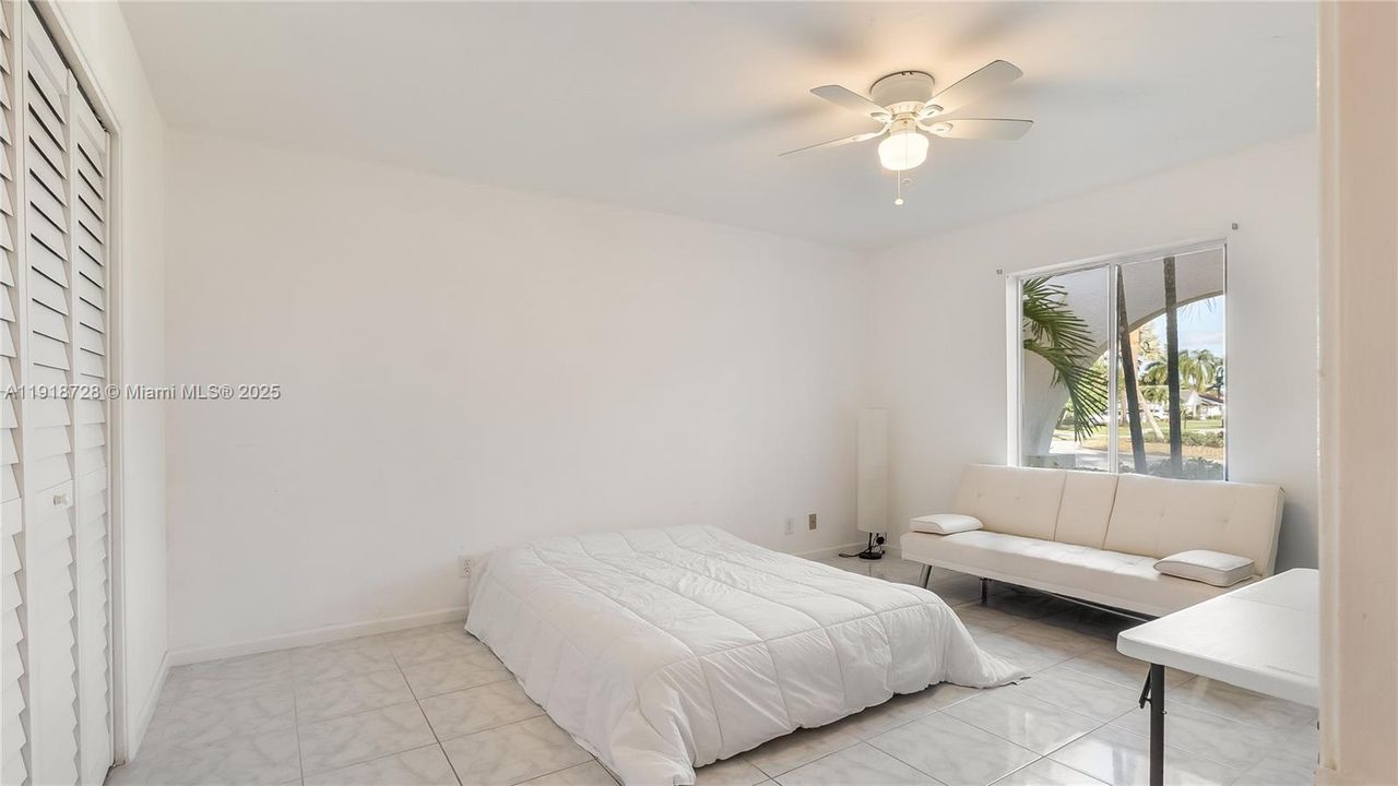 For Sale: $589,000 (3 beds, 2 baths, 2584 Square Feet)