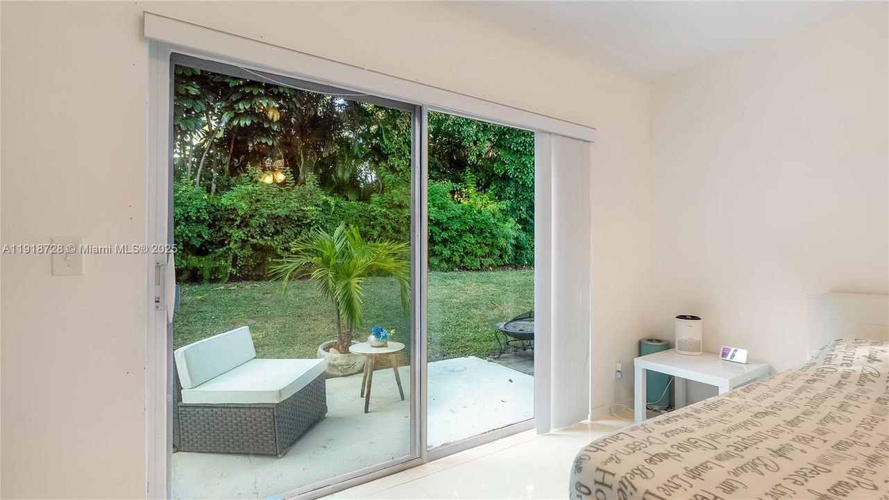 For Sale: $589,000 (3 beds, 2 baths, 2584 Square Feet)