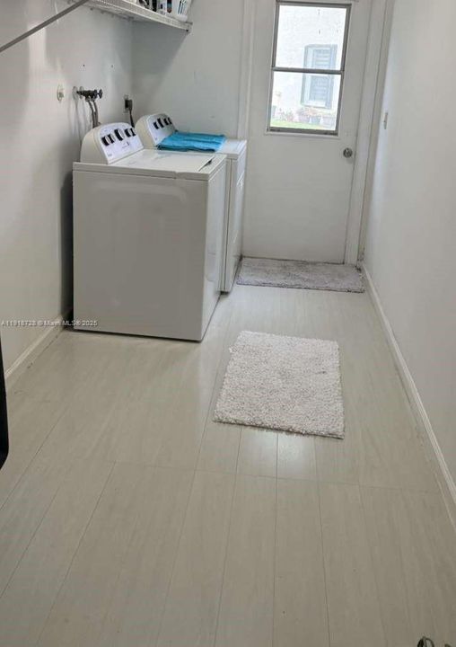 For Sale: $589,000 (3 beds, 2 baths, 2584 Square Feet)