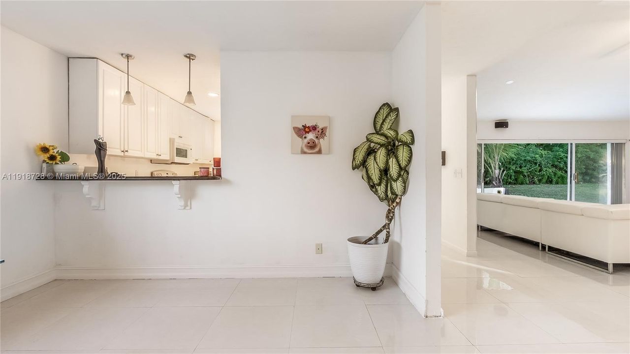 For Sale: $589,000 (3 beds, 2 baths, 2584 Square Feet)