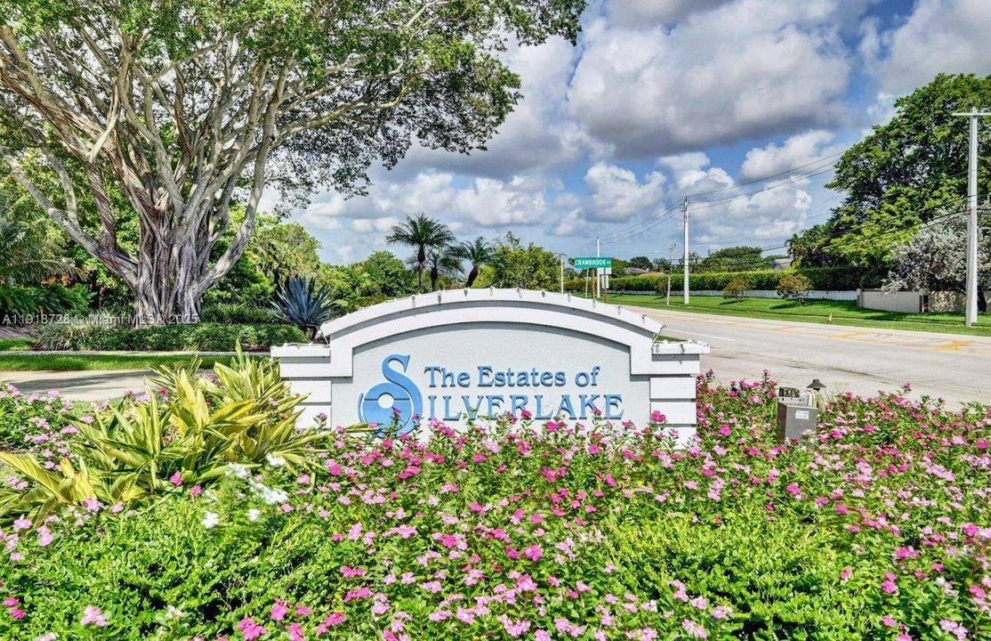 For Sale: $589,000 (3 beds, 2 baths, 2584 Square Feet)