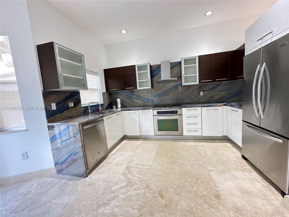 For Sale: $1,100,000 (4 beds, 2 baths, 2138 Square Feet)