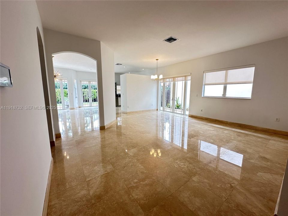 For Sale: $1,100,000 (4 beds, 2 baths, 2138 Square Feet)